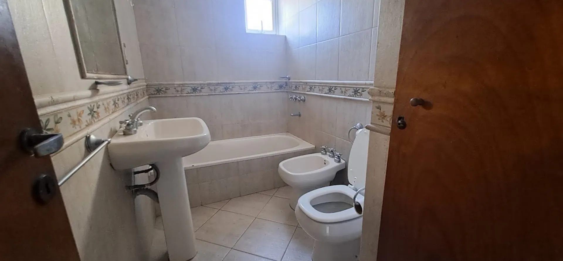 Departamento en alquiler en La Plata, 115 m<sup>2<sup>, 3 habitaciones, 2 baños