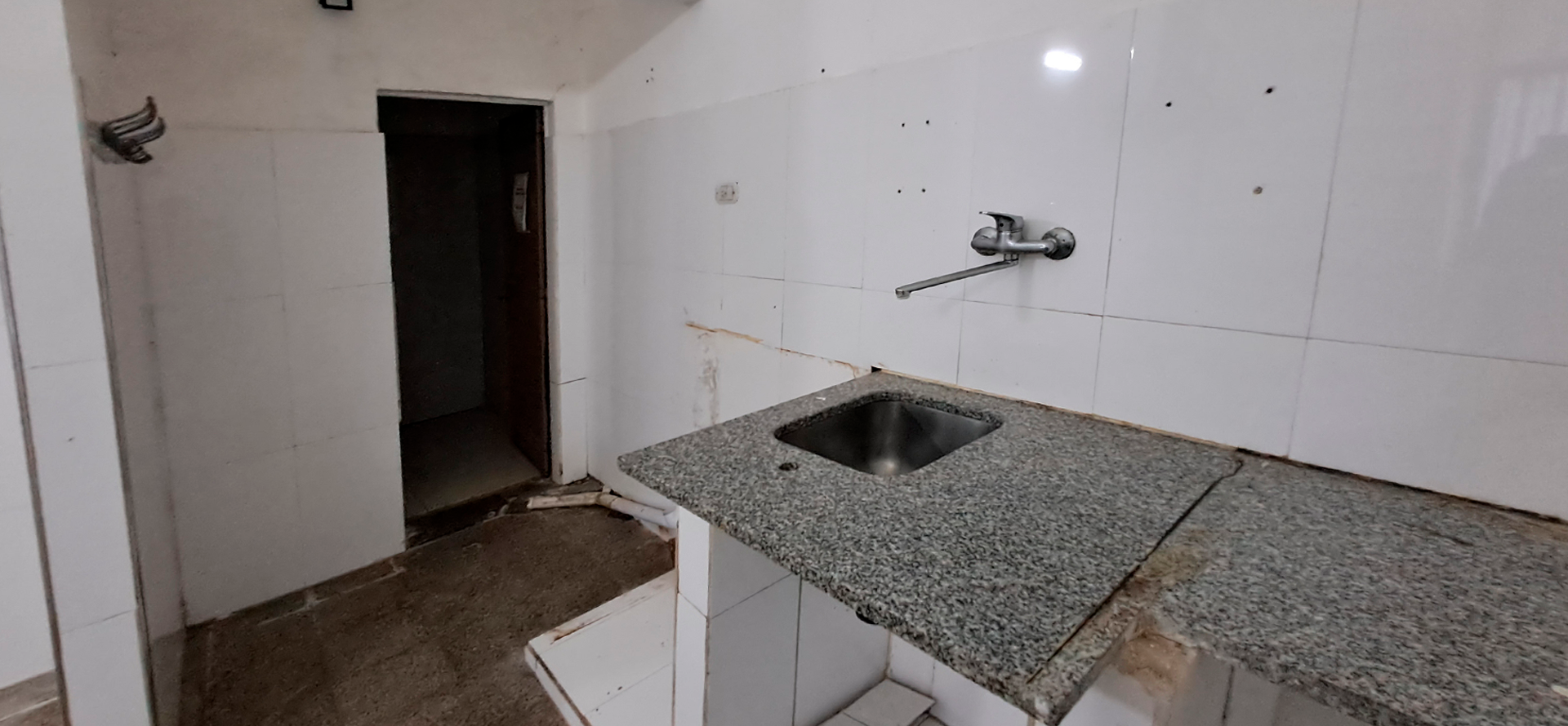 Local en venta en La Plata, 2 ba&ntilde;os