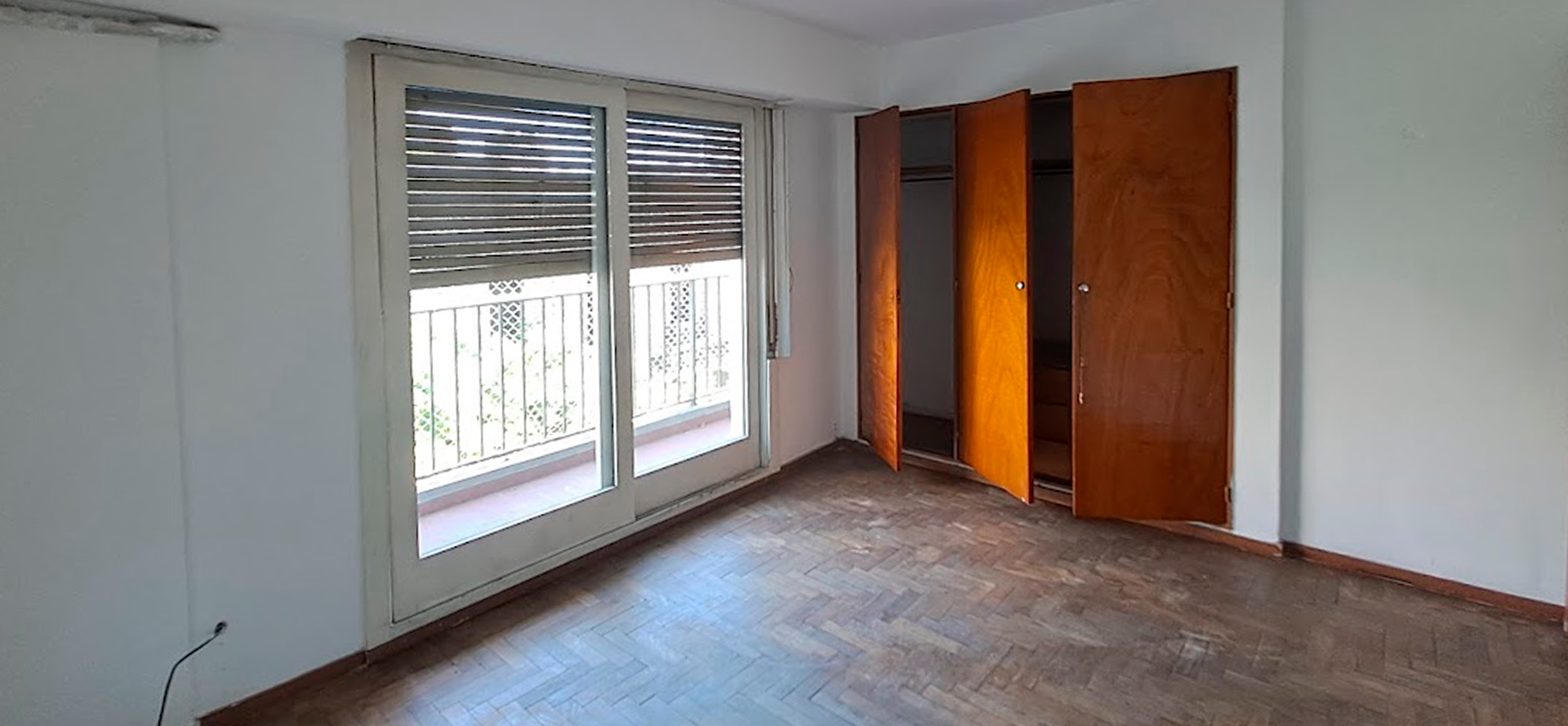 Departamento en venta en La Plata, 115m2, 3 habitaciones, 2 ba&ntilde;os con cochera