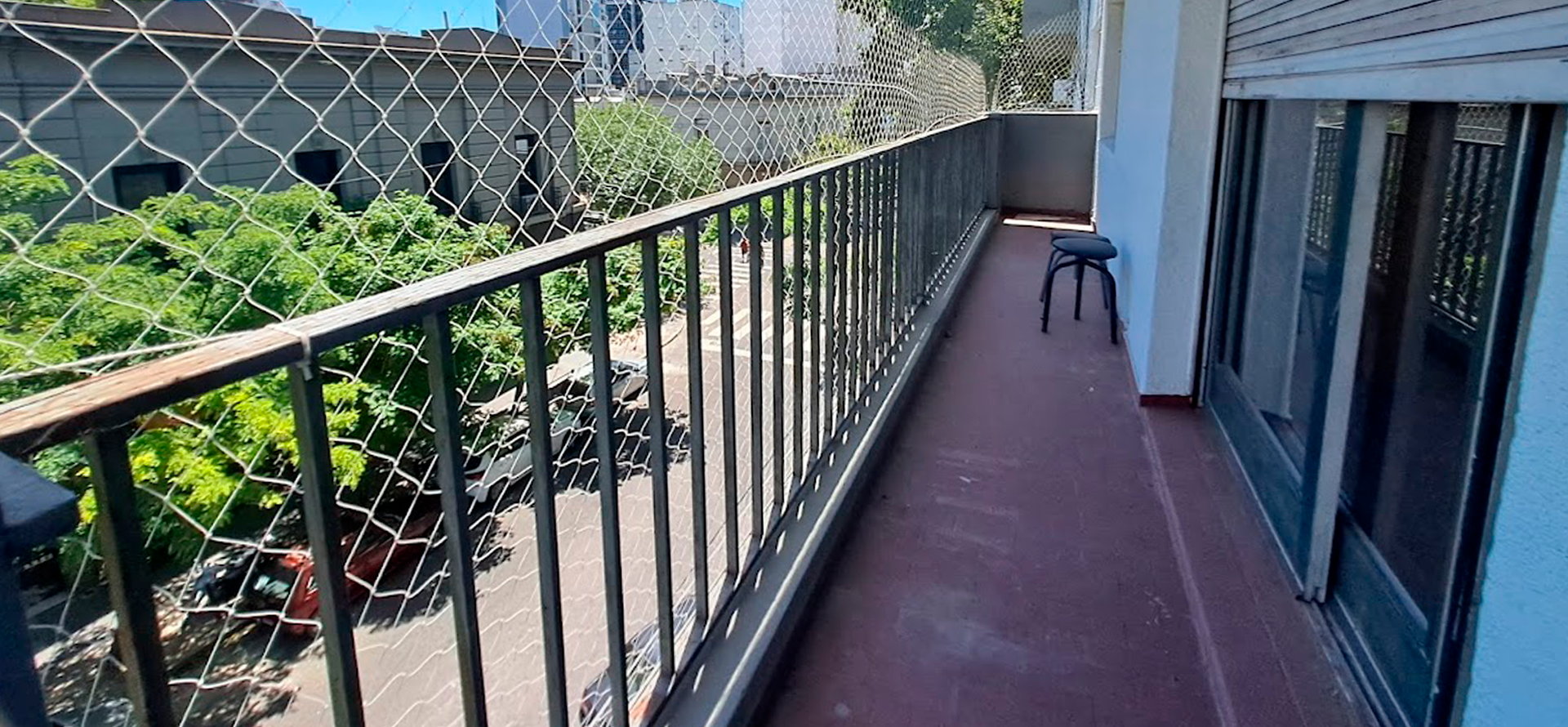 Departamento en venta en La Plata, 115m2, 3 habitaciones, 2 ba&ntilde;os con cochera