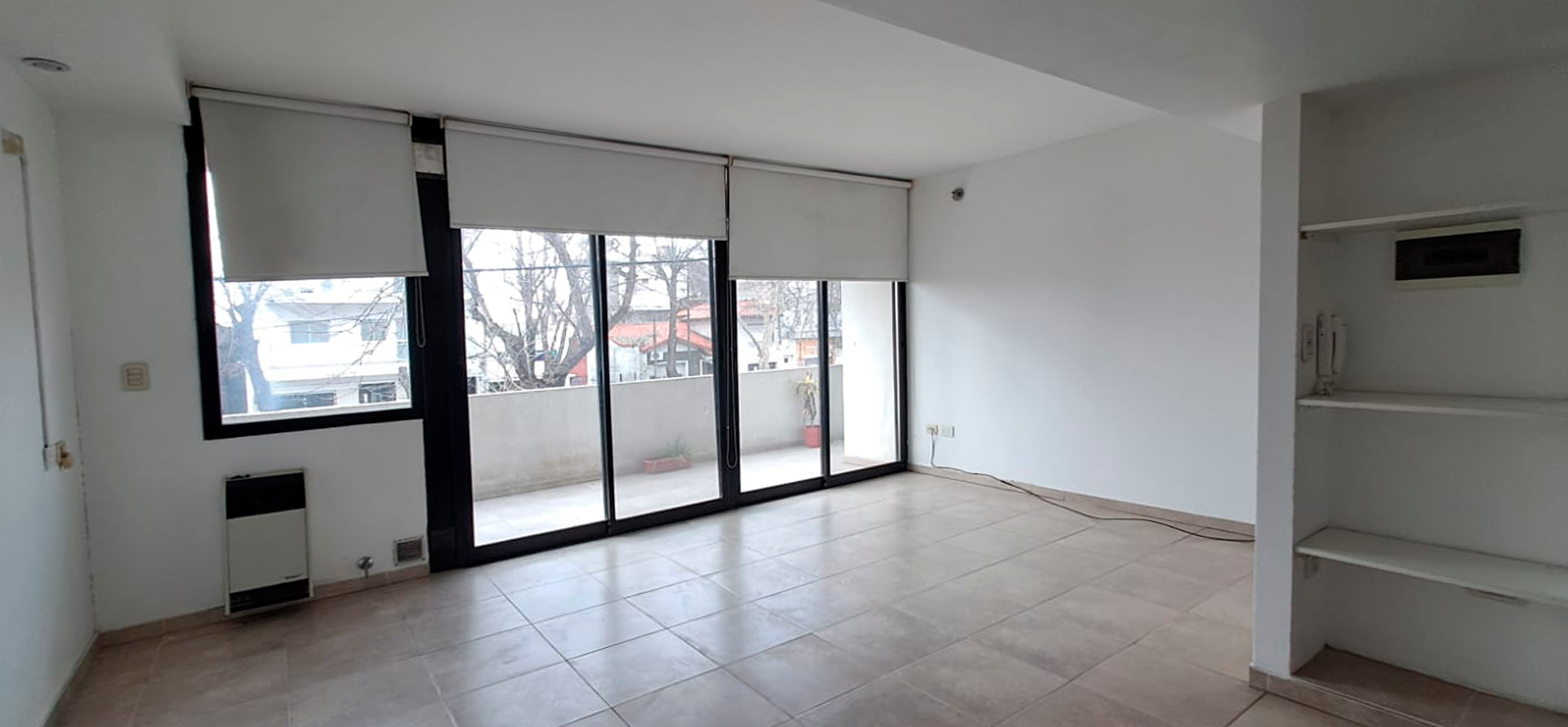 Departamento al frente en venta en La Plata, 1 o 2 habitaciones, 1 ba&ntilde;o
