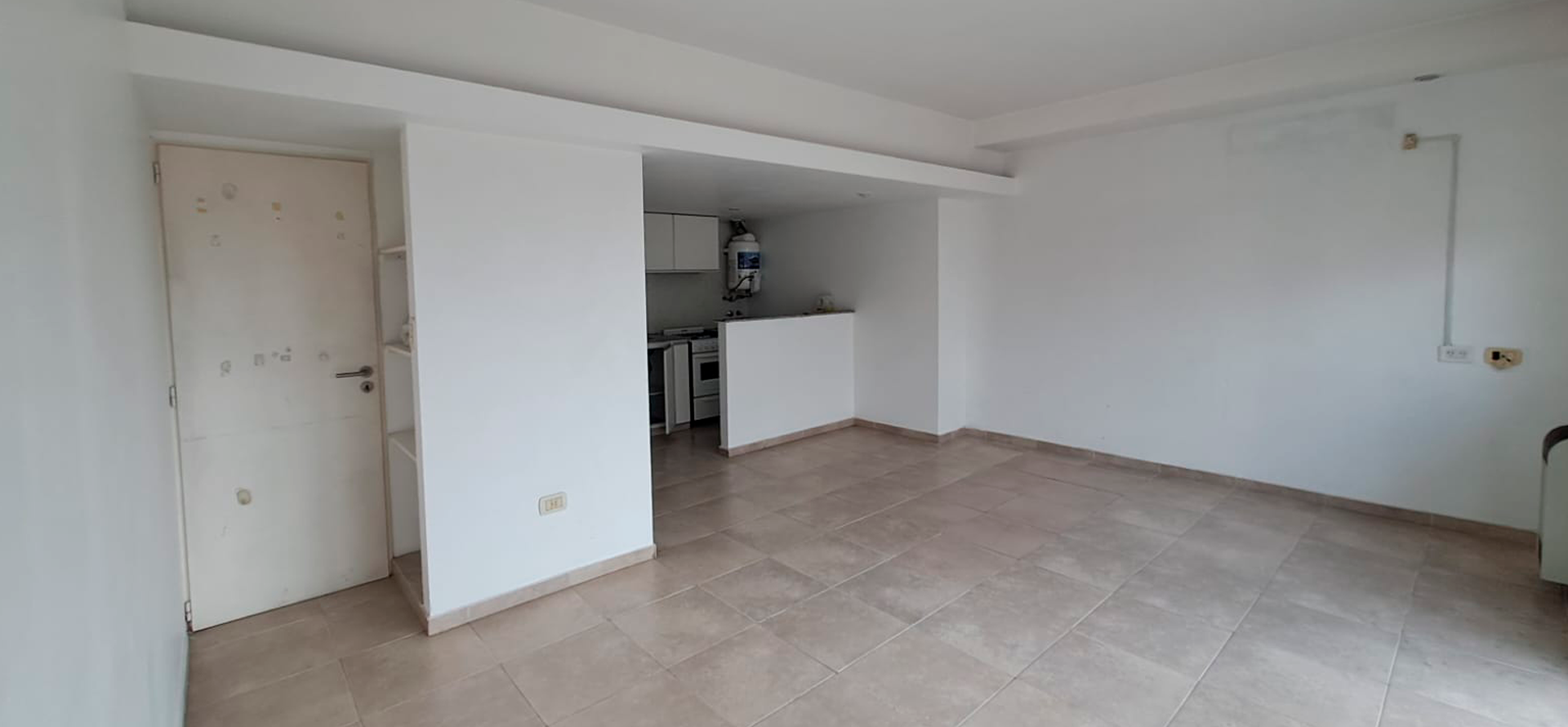 Departamento al frente en venta en La Plata, 1 o 2 habitaciones, 1 ba&ntilde;o