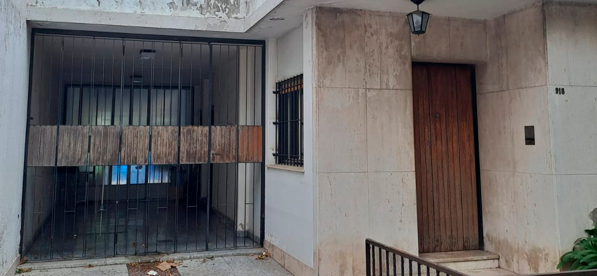 Casa en venta en La Plata, 3 habitaciones, 2 ba&ntilde;os con cochera