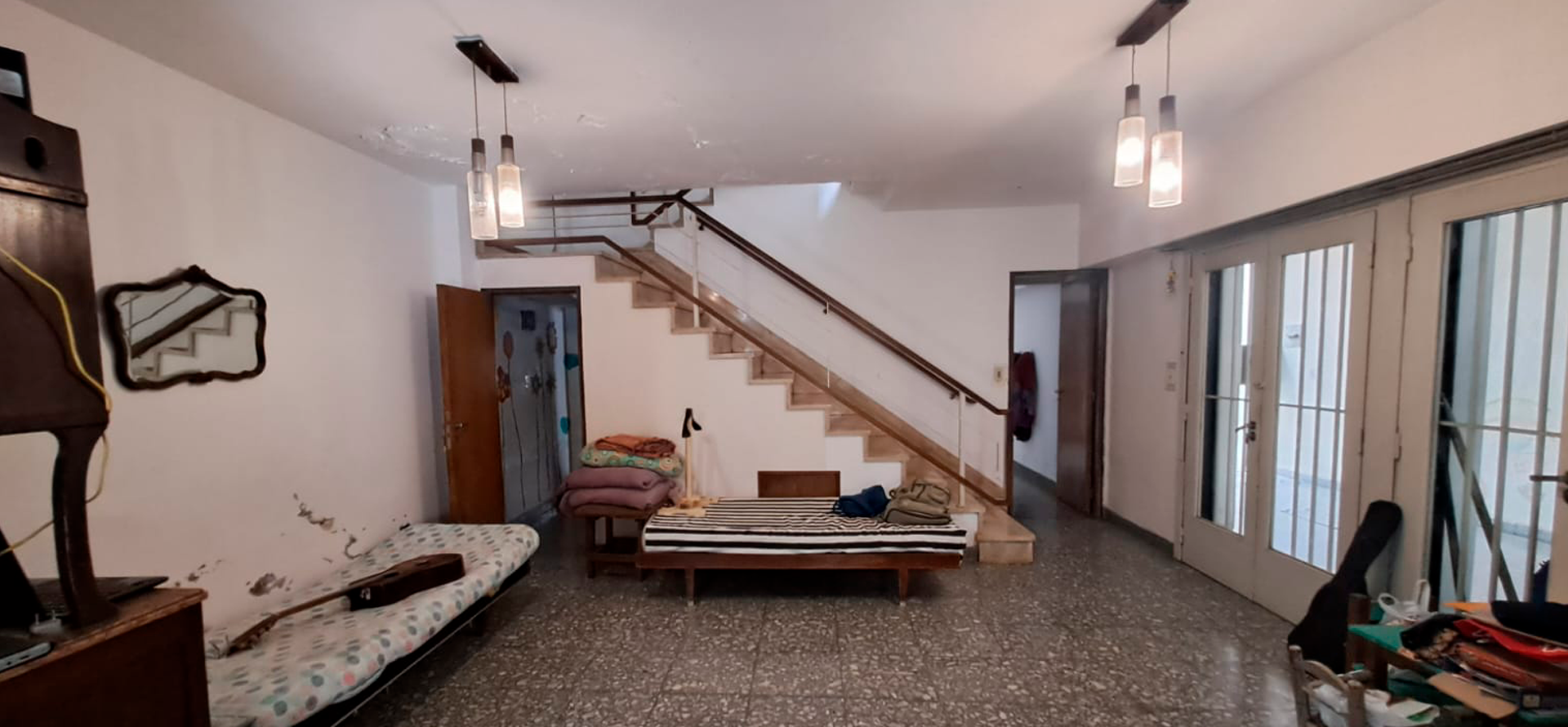 Casa en venta en La Plata, 3 habitaciones, 2 ba&ntilde;os con cochera