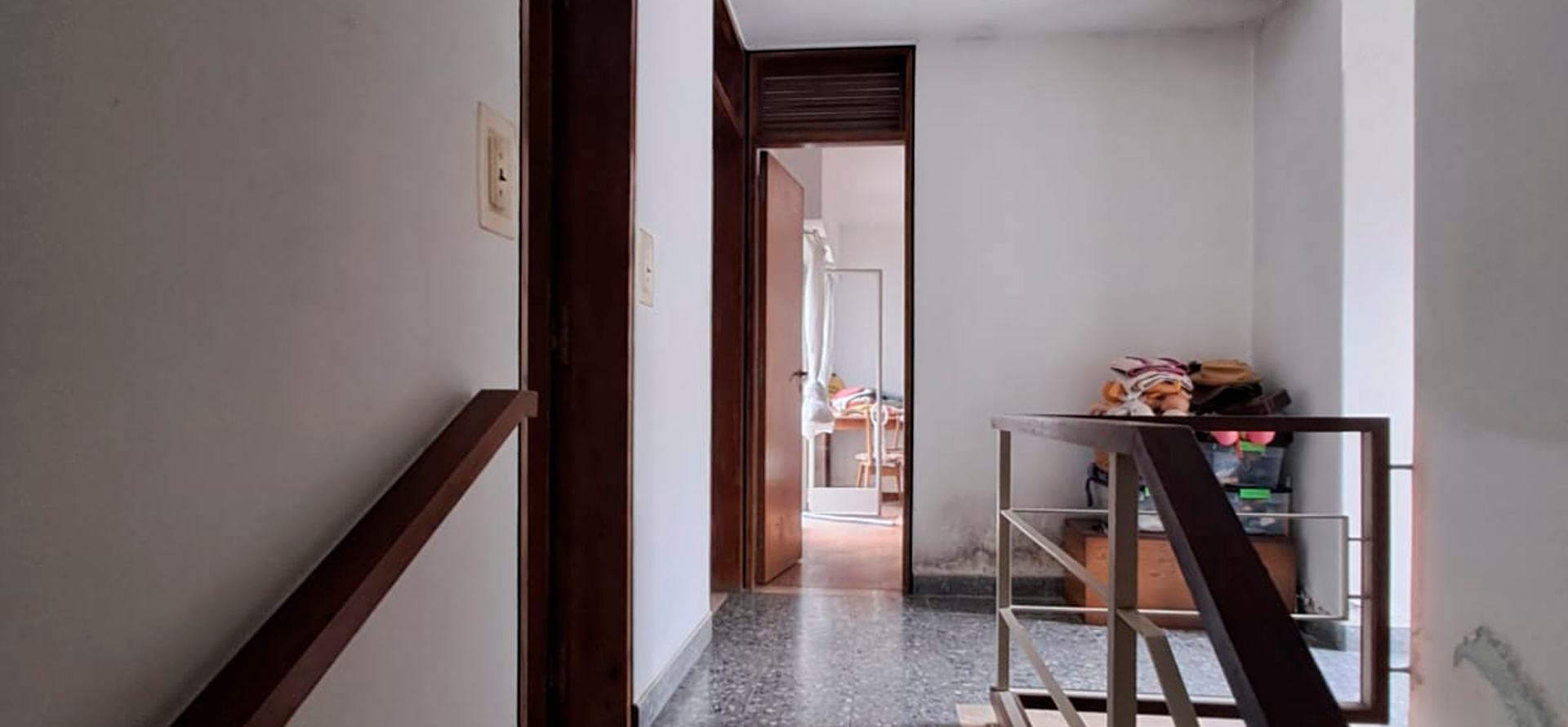 Casa en venta en La Plata, 3 habitaciones, 2 ba&ntilde;os con cochera