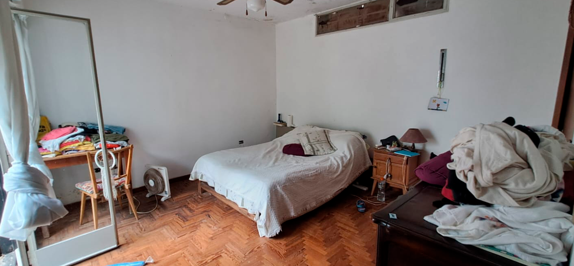 Casa en venta en La Plata, 3 habitaciones, 2 ba&ntilde;os con cochera
