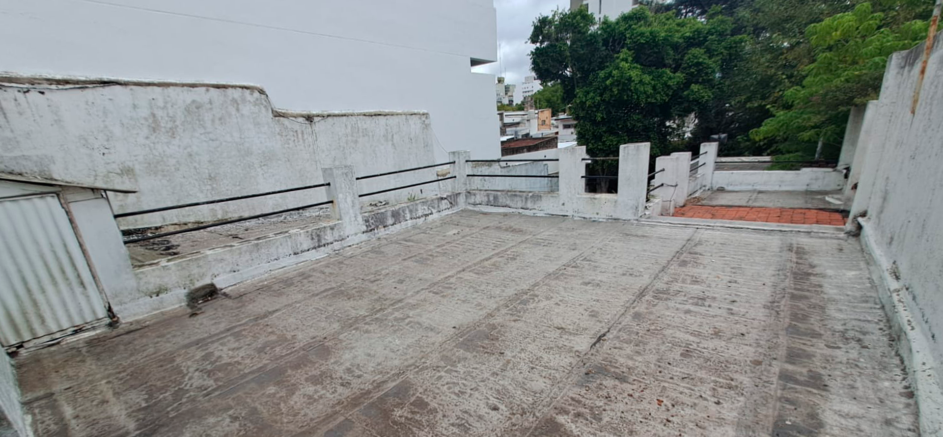 Casa en venta en La Plata, 3 habitaciones, 2 ba&ntilde;os con cochera