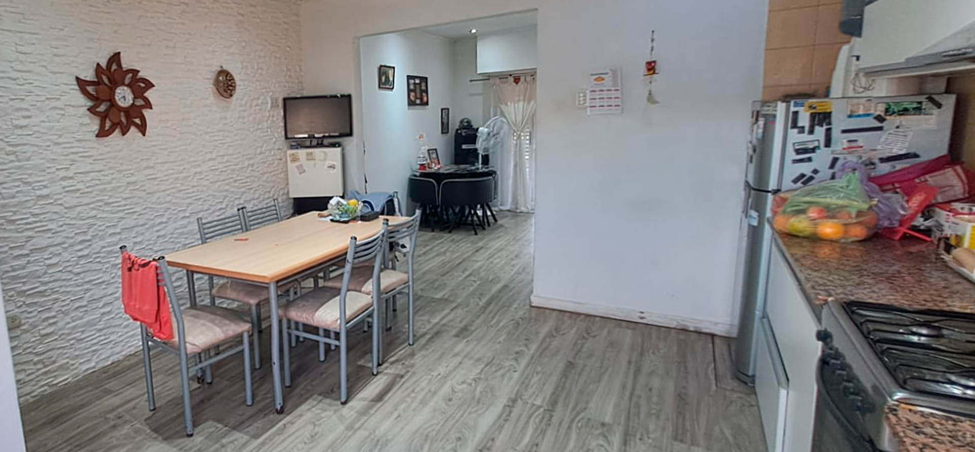 Casa en venta en Tolosa, 2 plantas, 4 habitaciones, 3 ba&ntilde;os, 3/4 cocheras